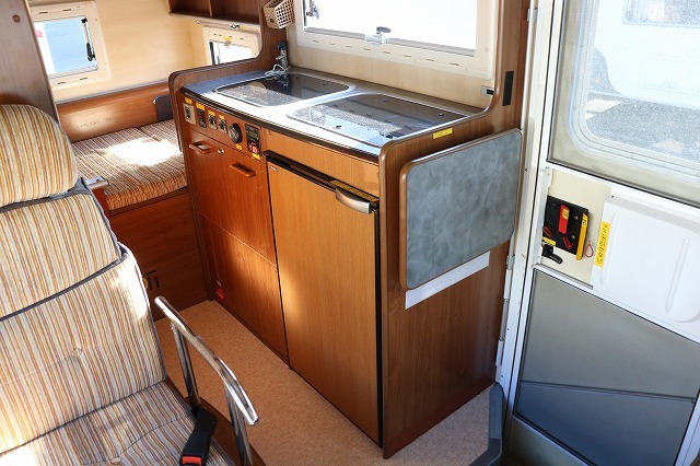 キャンピングカーキャブコン