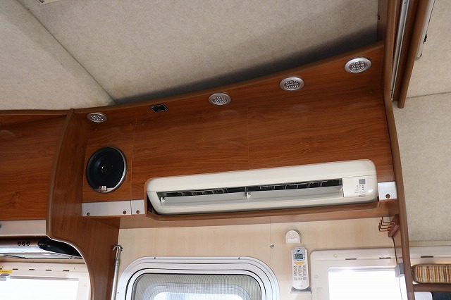 キャンピングカーキャブコン