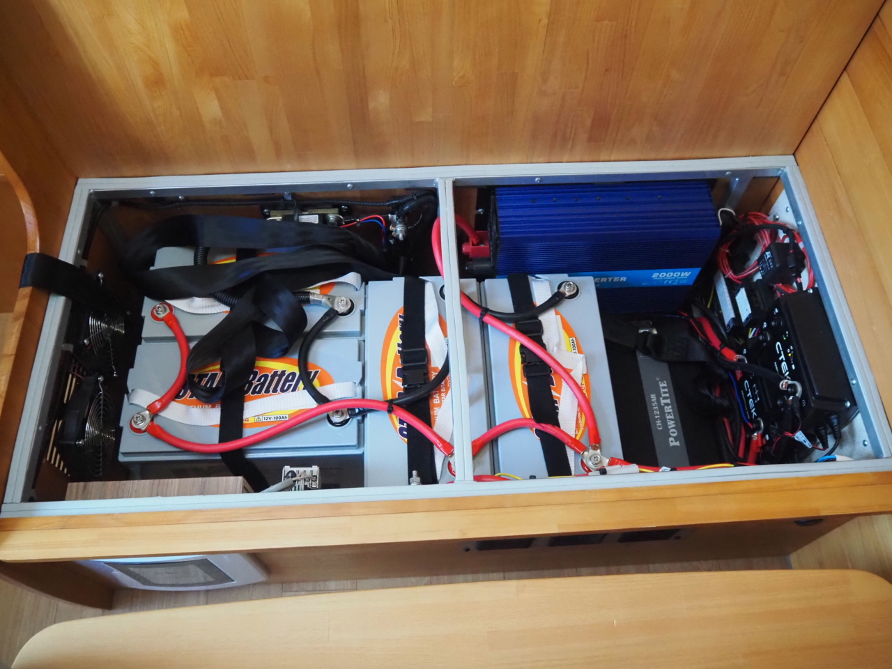 キャンピングカーキャブコン