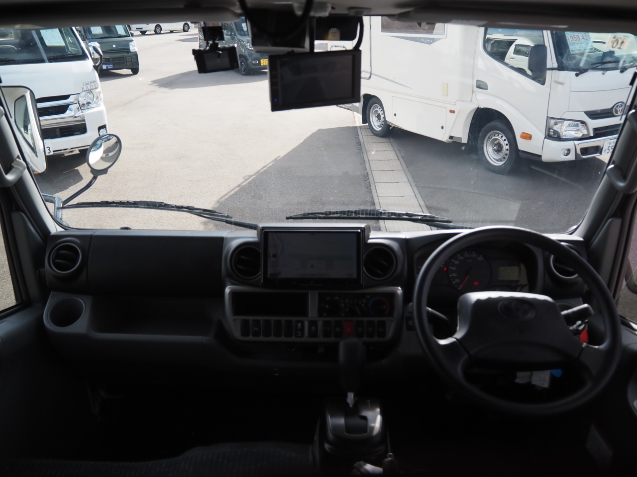 キャンピングカーキャブコン