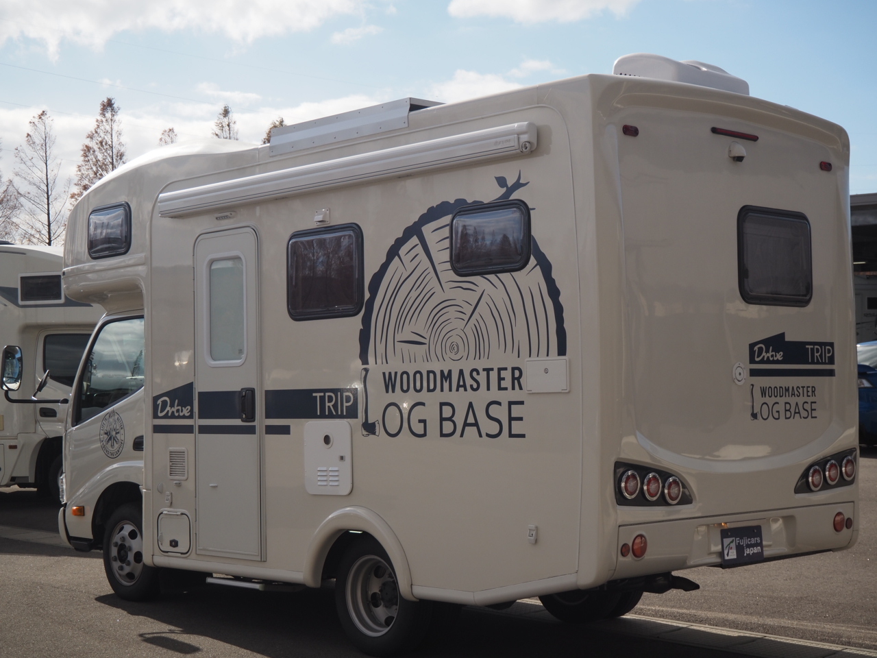 キャンピングカーキャブコン