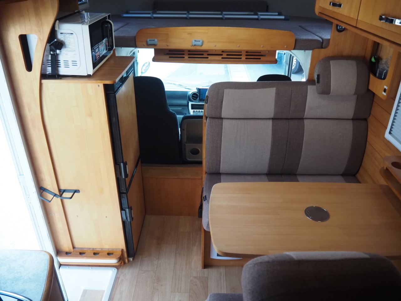 キャンピングカーキャブコン