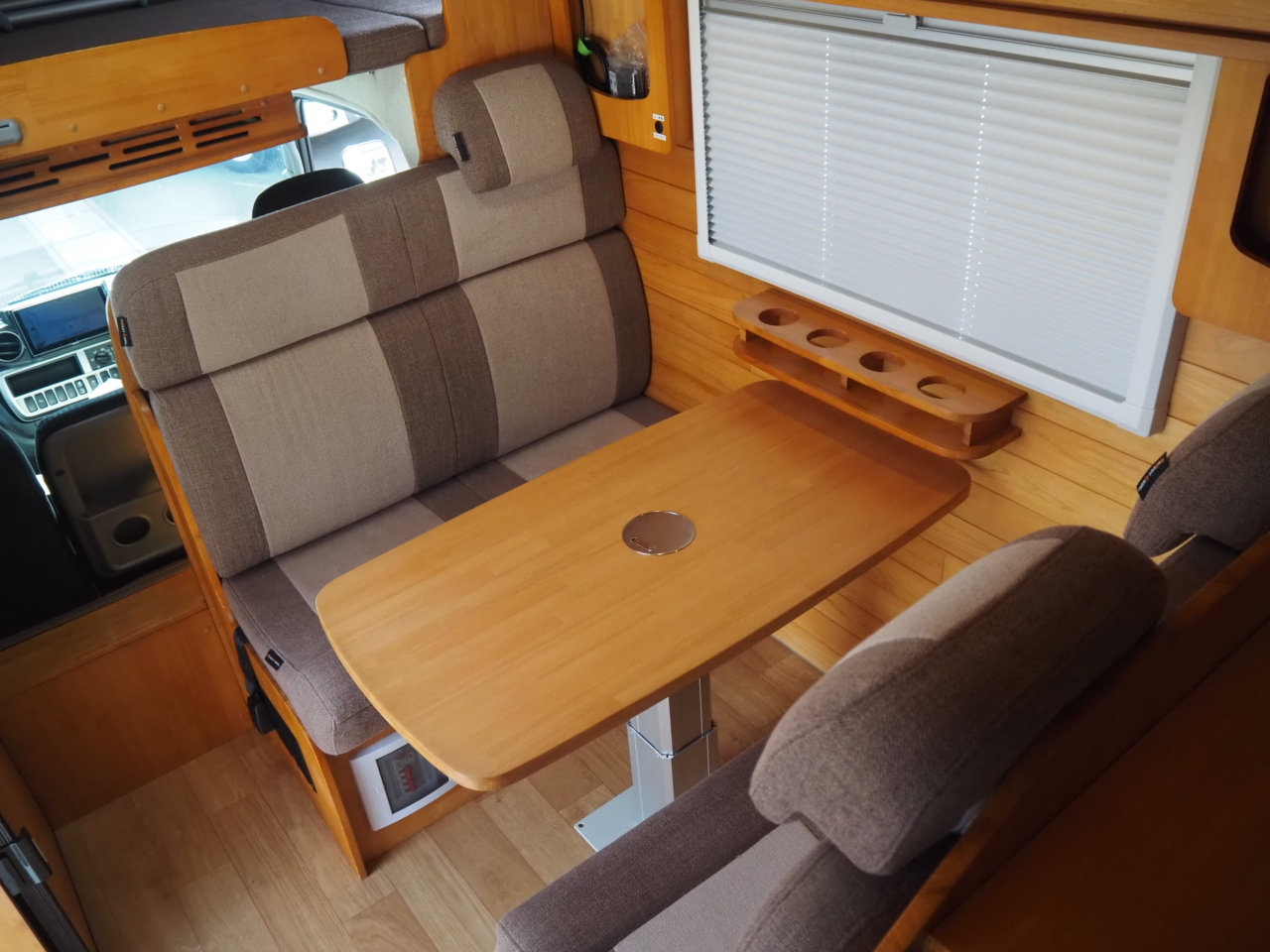 キャンピングカーキャブコン