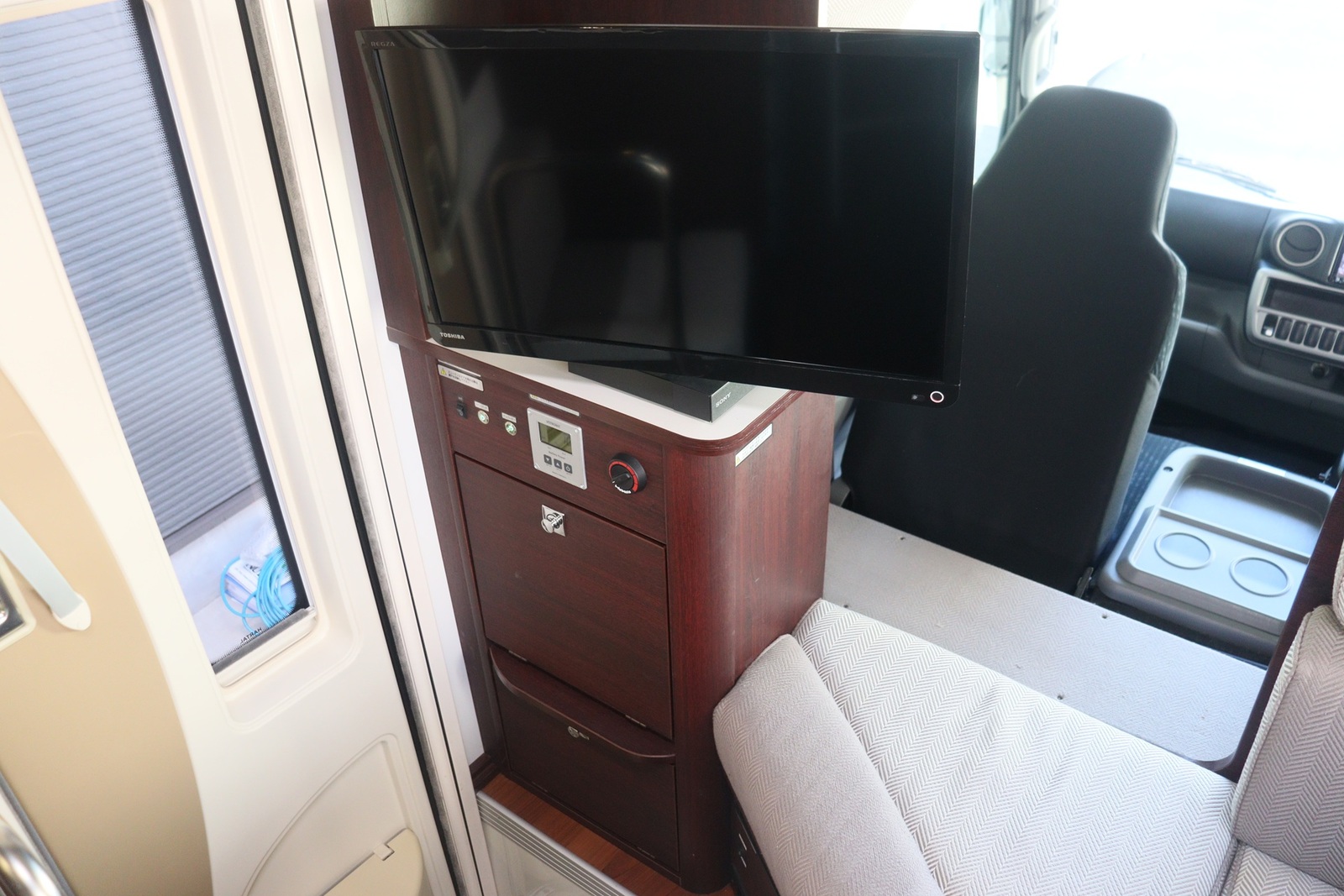 キャンピングカーキャブコン