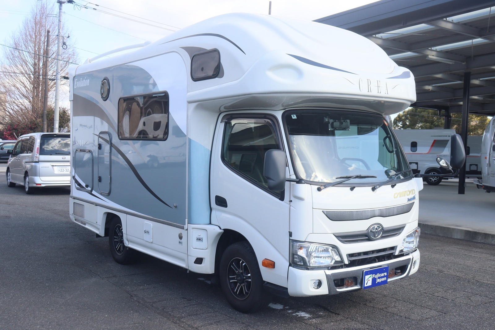 キャンピングカーキャブコン