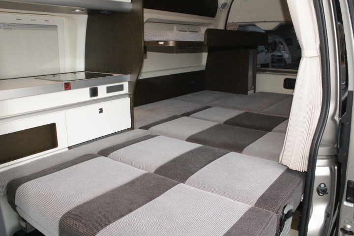 キャンピングカーバンコン