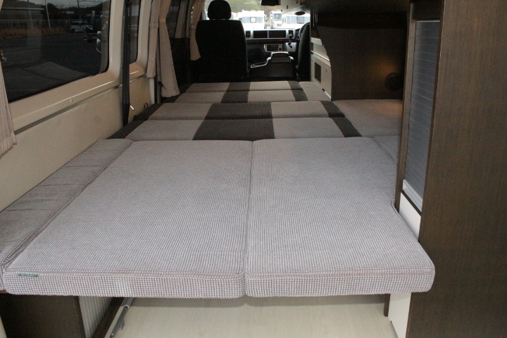 キャンピングカーバンコン