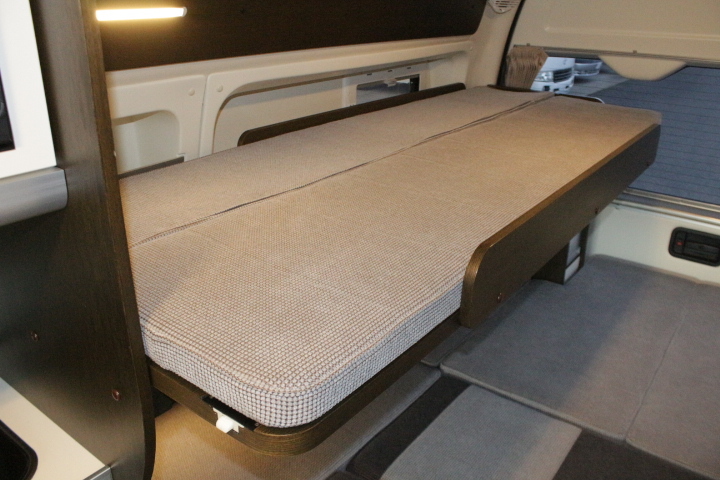 キャンピングカーバンコン