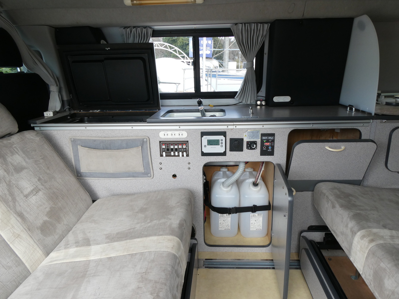 キャンピングカーバンコン