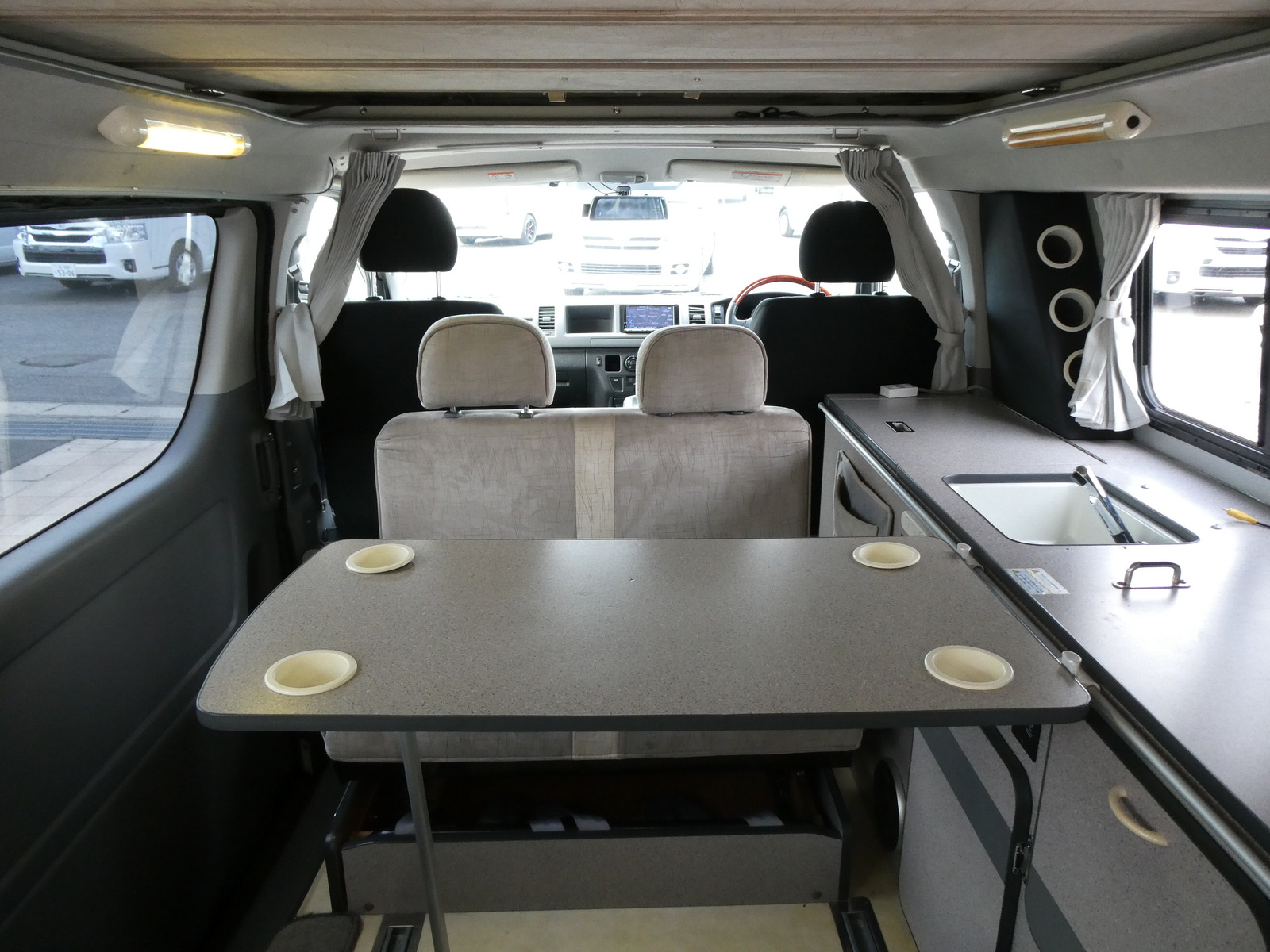 キャンピングカーバンコン