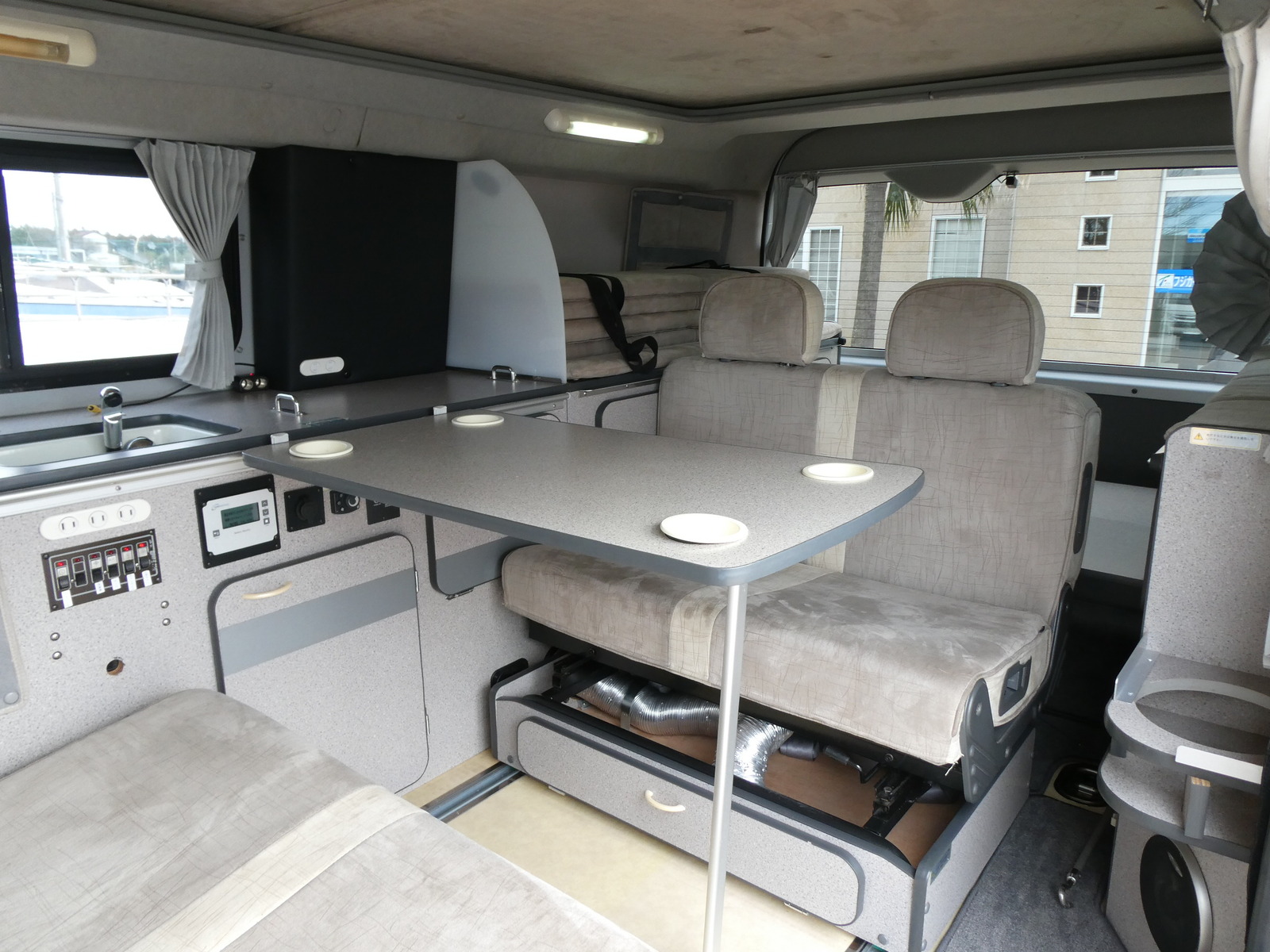 キャンピングカーバンコン