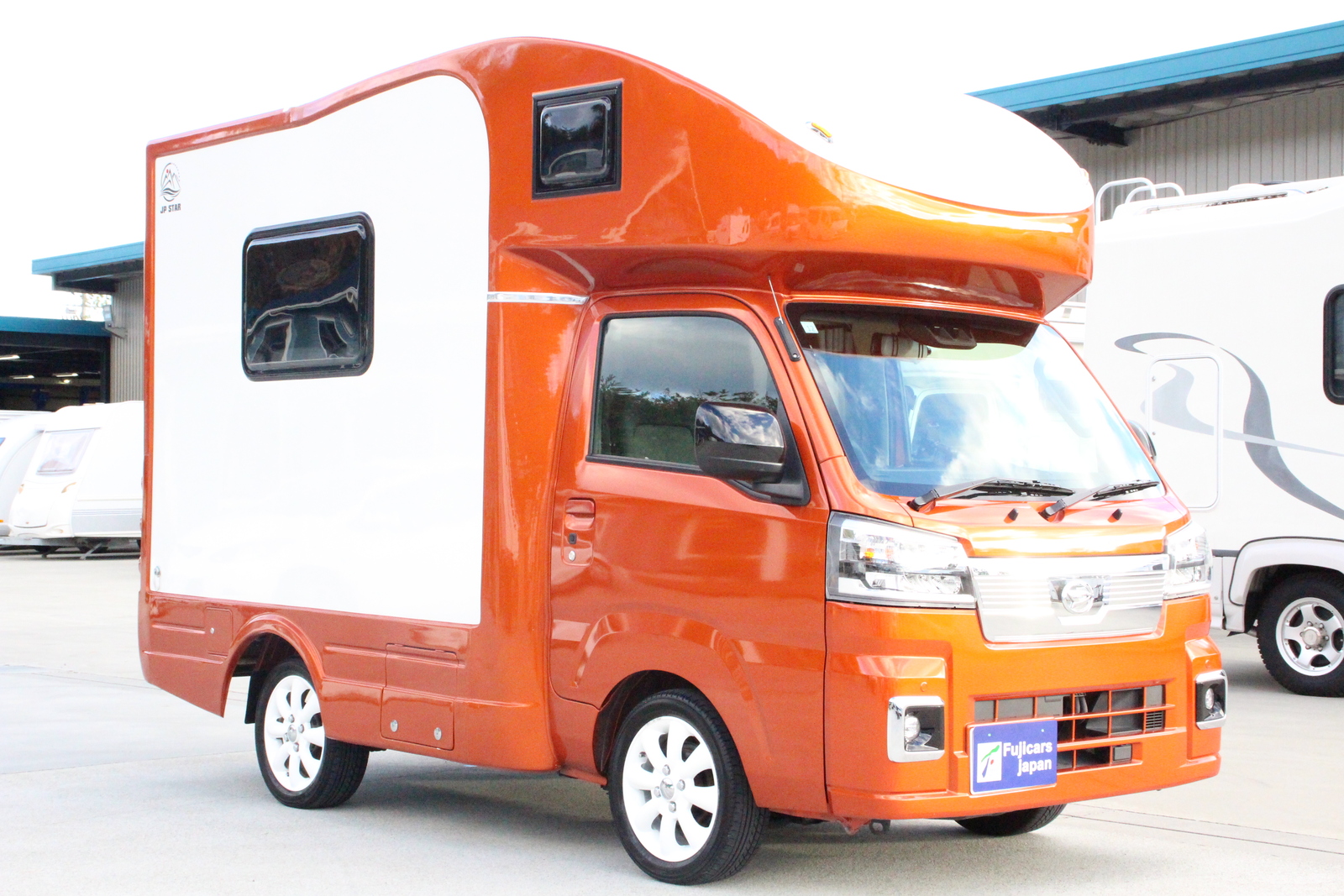 キャンピングカー軽キャンパー