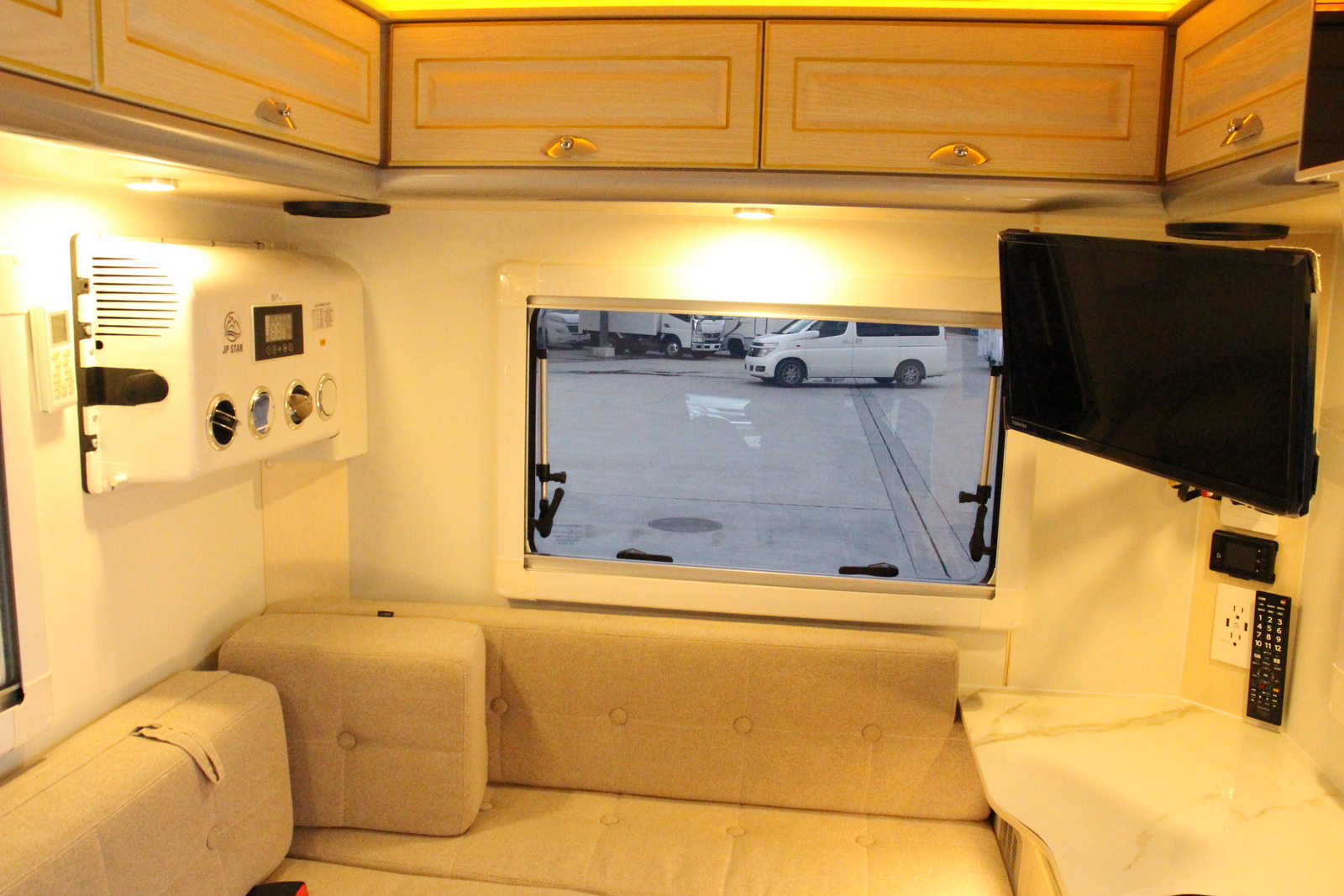 キャンピングカー軽キャンパー