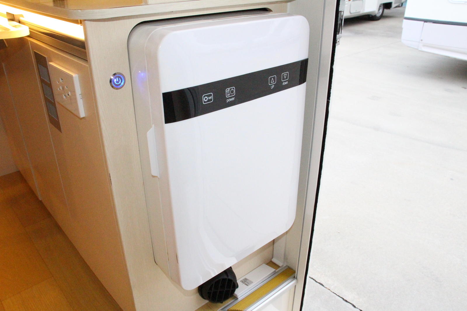 キャンピングカー軽キャンパー