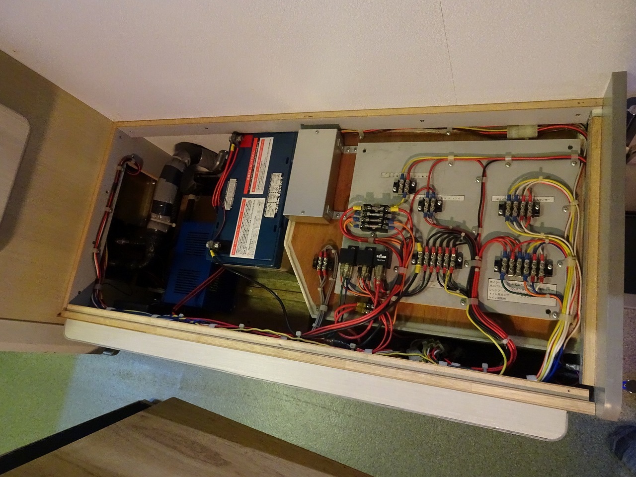 キャンピングカーキャブコン