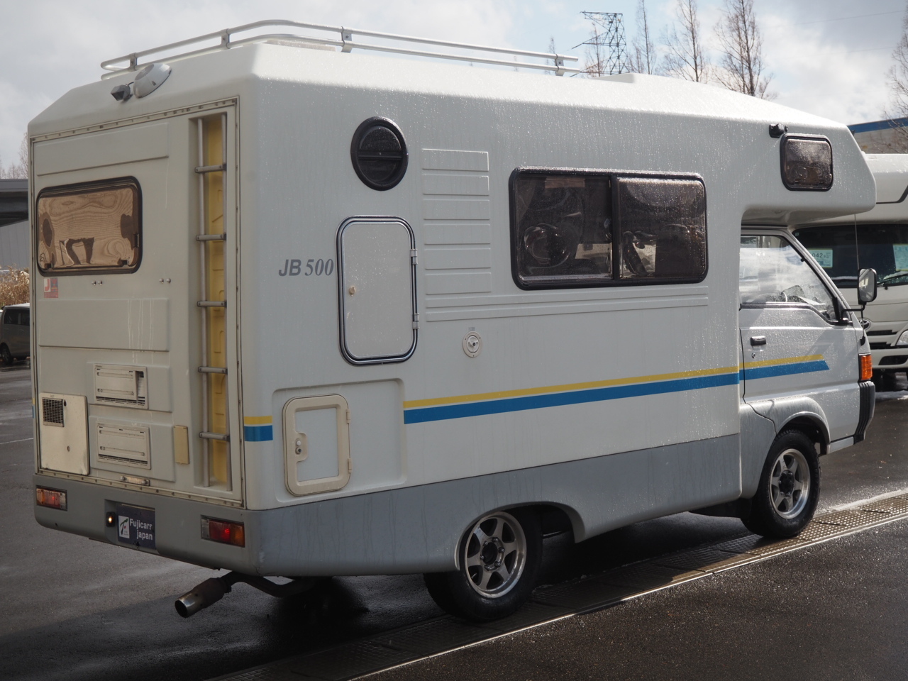 キャンピングカーキャブコン