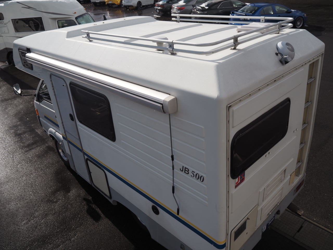 キャンピングカーキャブコン