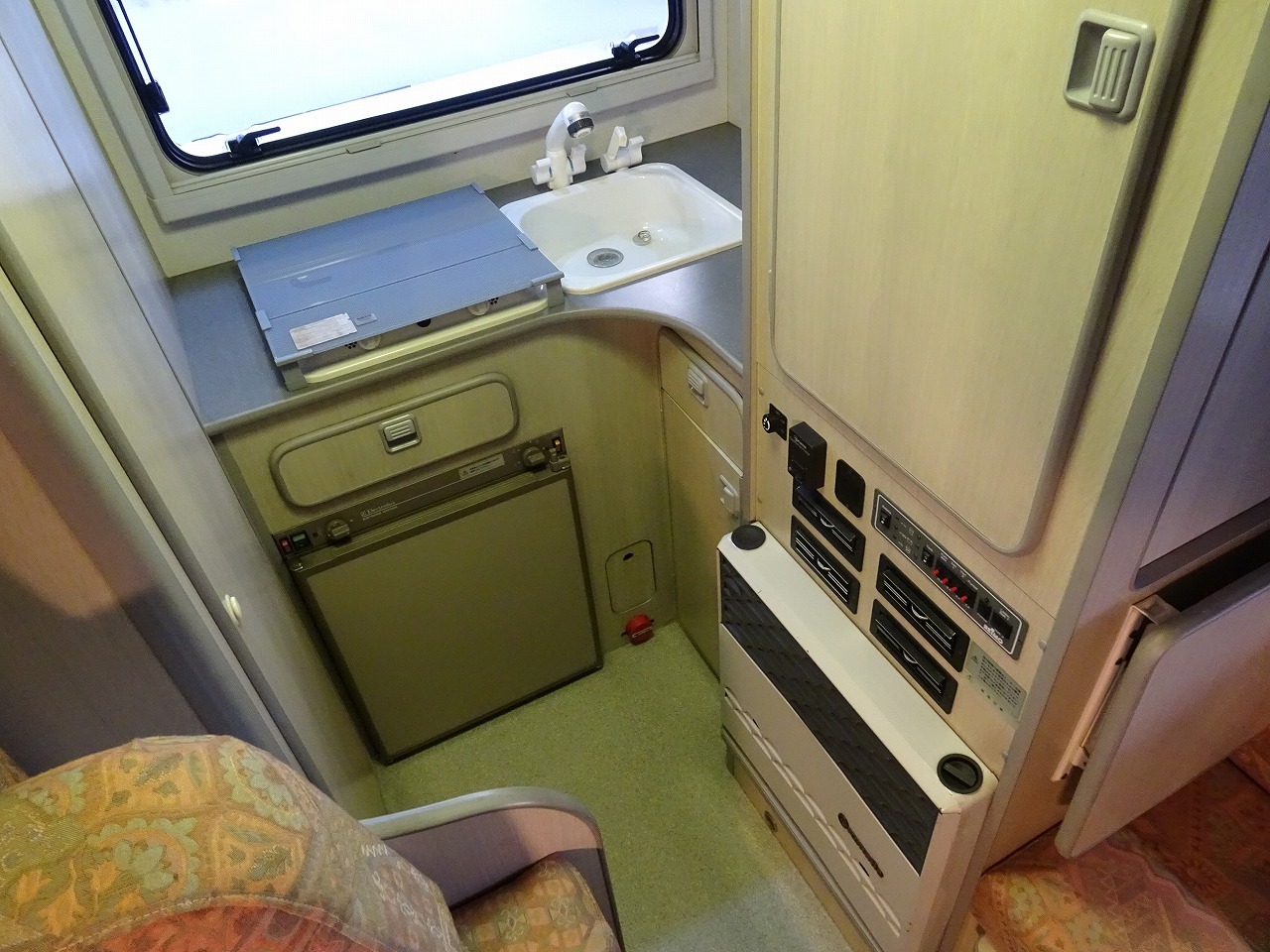 キャンピングカーキャブコン