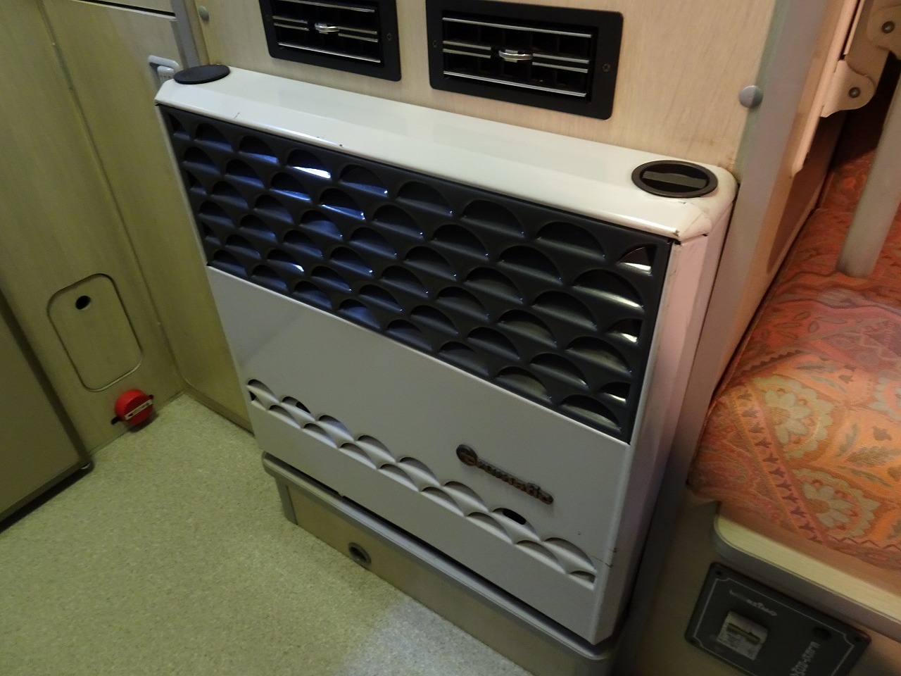 キャンピングカーキャブコン