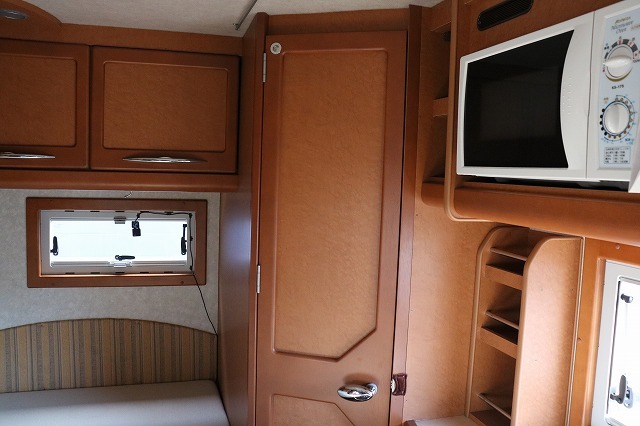 キャンピングカーキャブコン