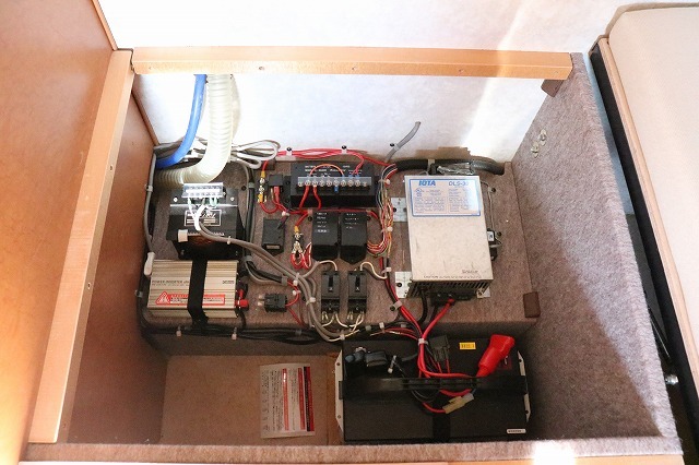 キャンピングカーキャブコン