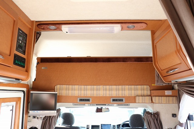 キャンピングカーキャブコン