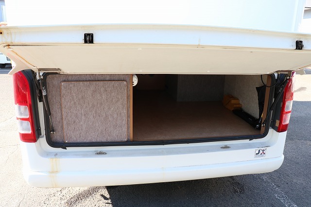 キャンピングカーキャブコン