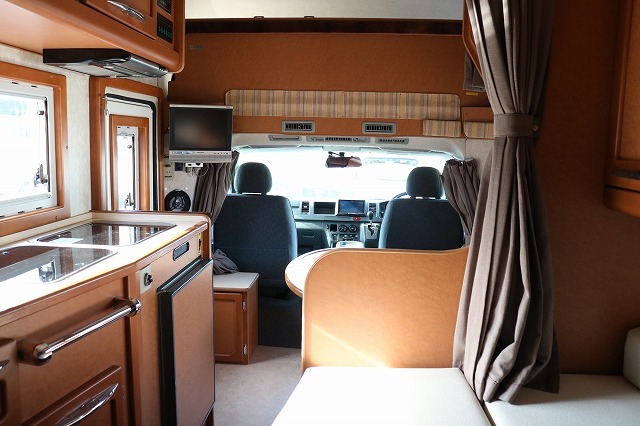 キャンピングカーキャブコン