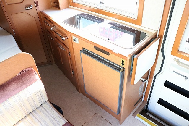 キャンピングカーキャブコン