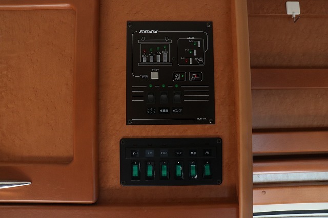 キャンピングカーキャブコン