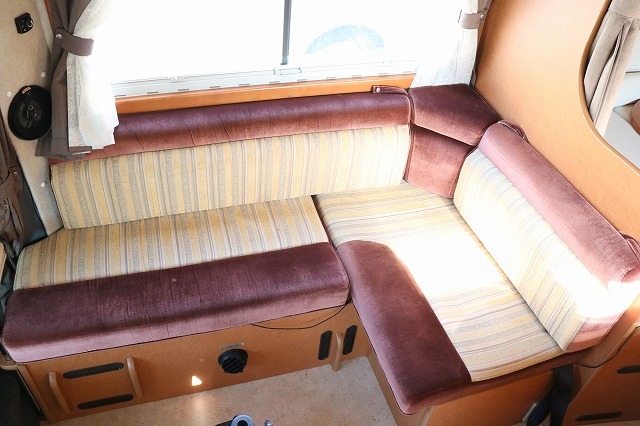 キャンピングカーキャブコン