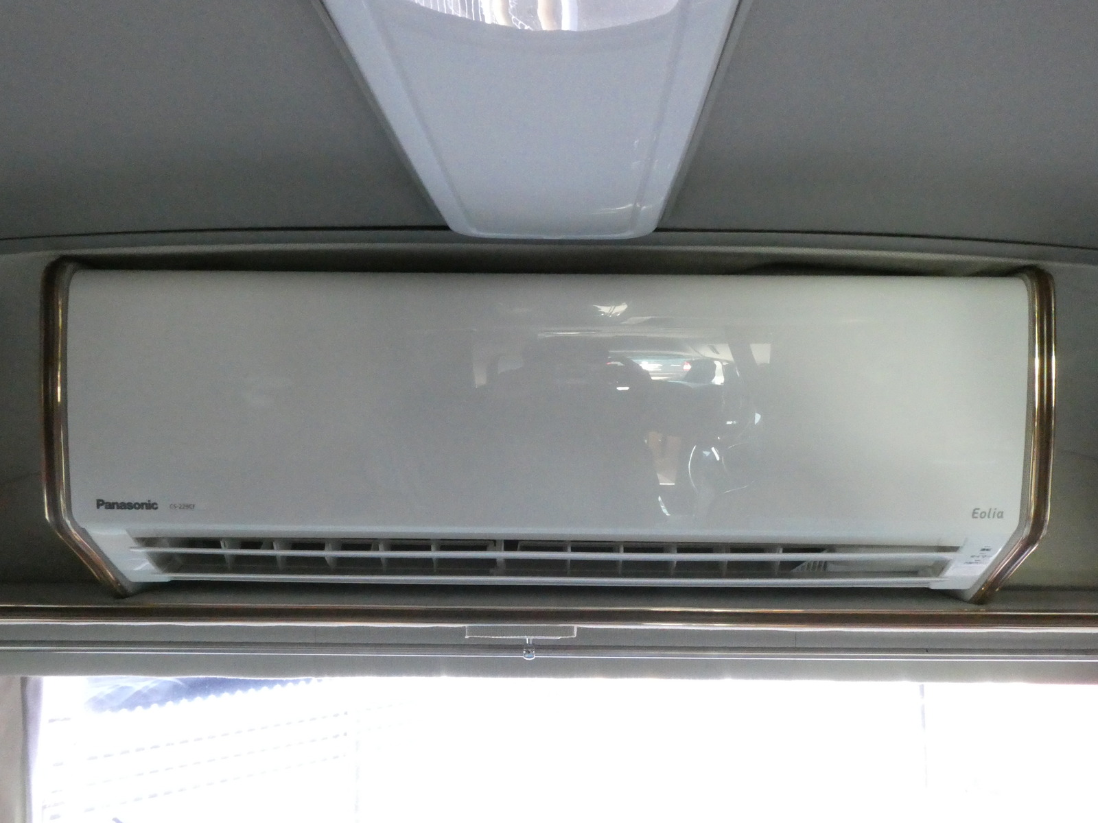 キャンピングカーバスコン