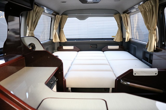 キャンピングカーバンコン