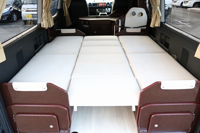 キャンピングカーバンコン