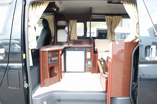 キャンピングカーバンコン