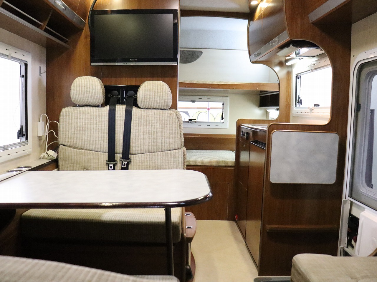 キャンピングカーキャブコン