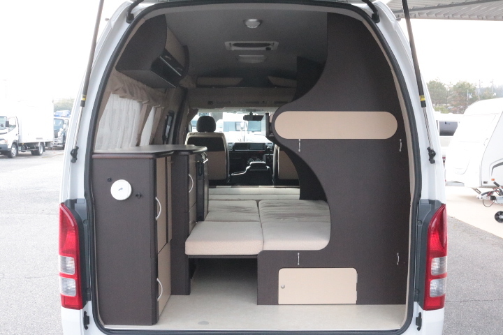 キャンピングカーバンコン