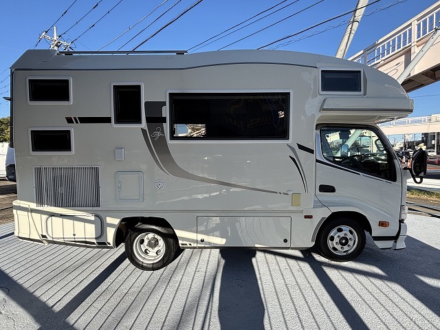 キャンピングカーキャブコン