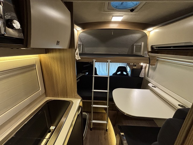 キャンピングカーキャブコン