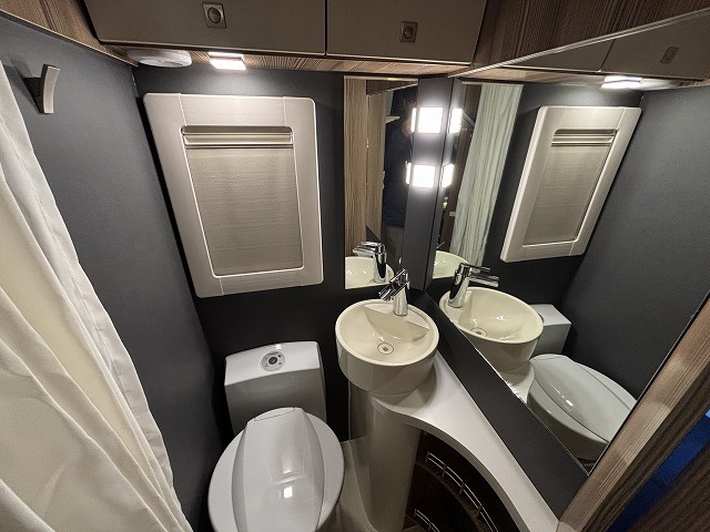 キャンピングカーキャブコン