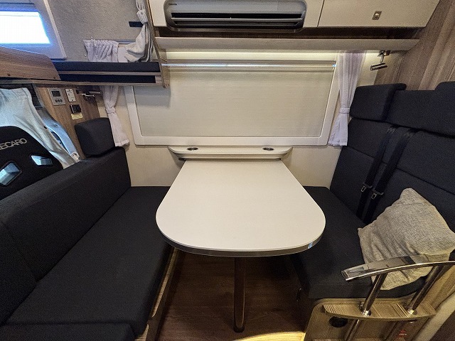 キャンピングカーキャブコン