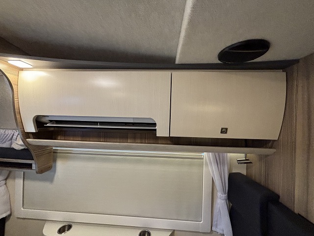 キャンピングカーキャブコン