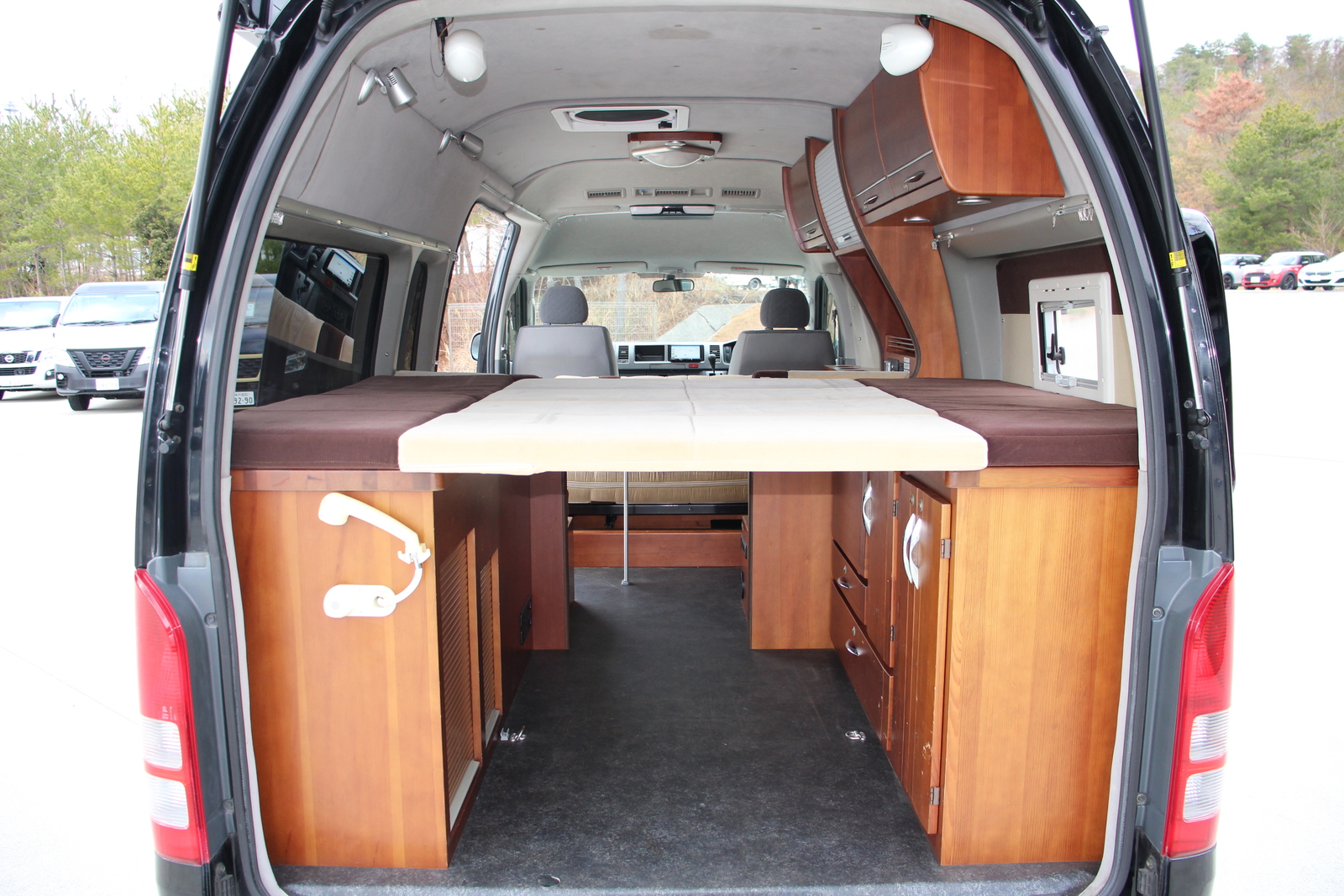 キャンピングカーバンコン