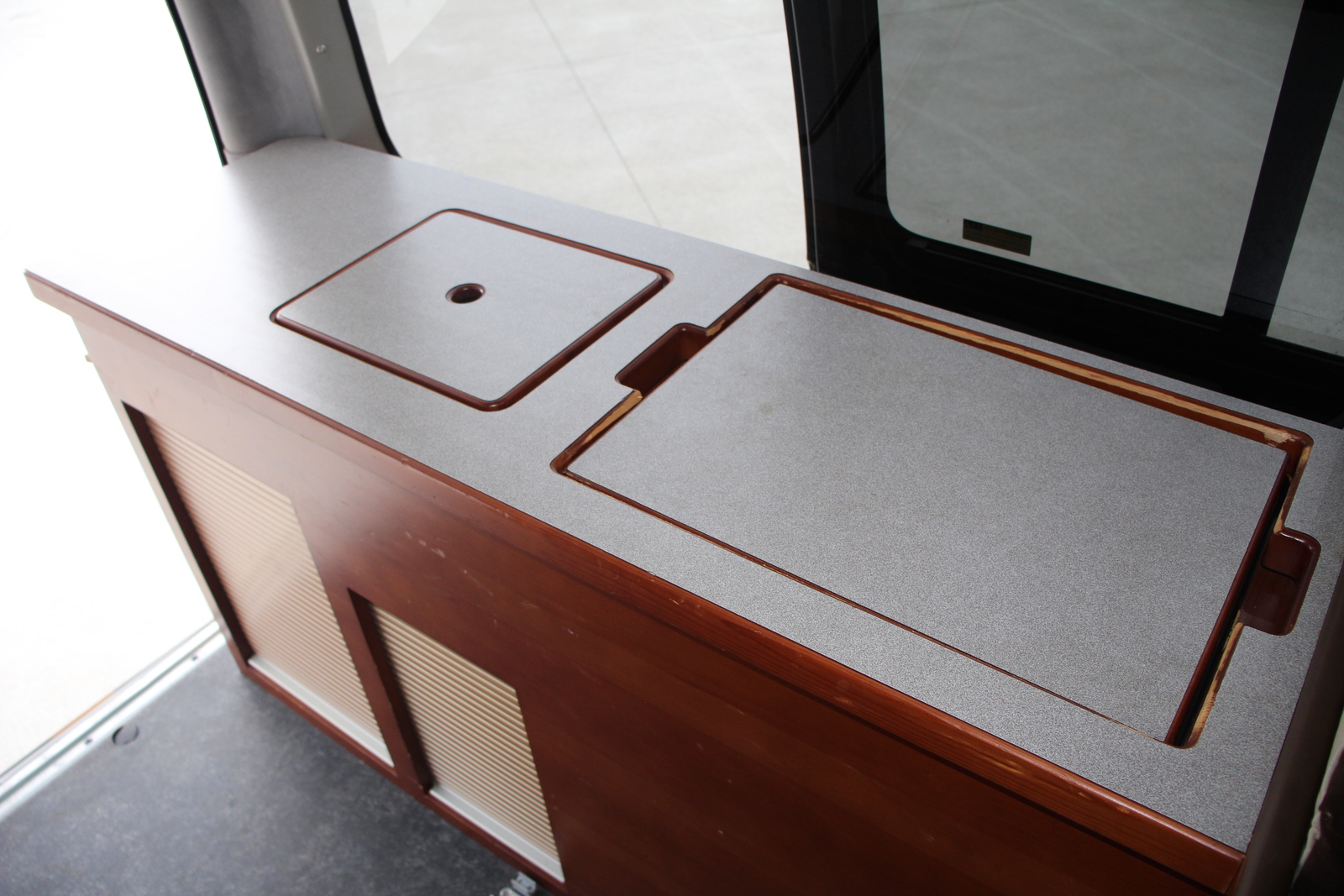 キャンピングカーバンコン