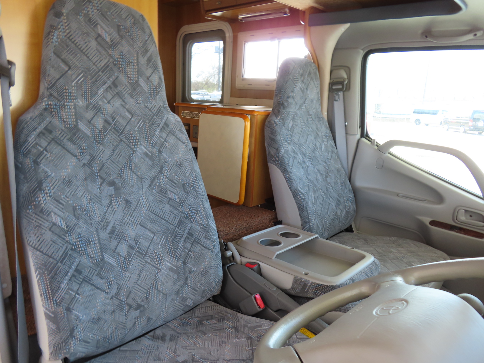 キャンピングカーキャブコン