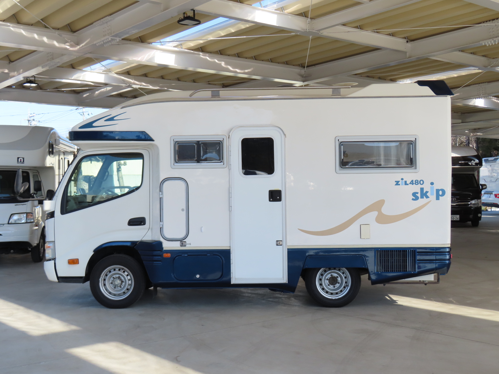 キャンピングカーキャブコン