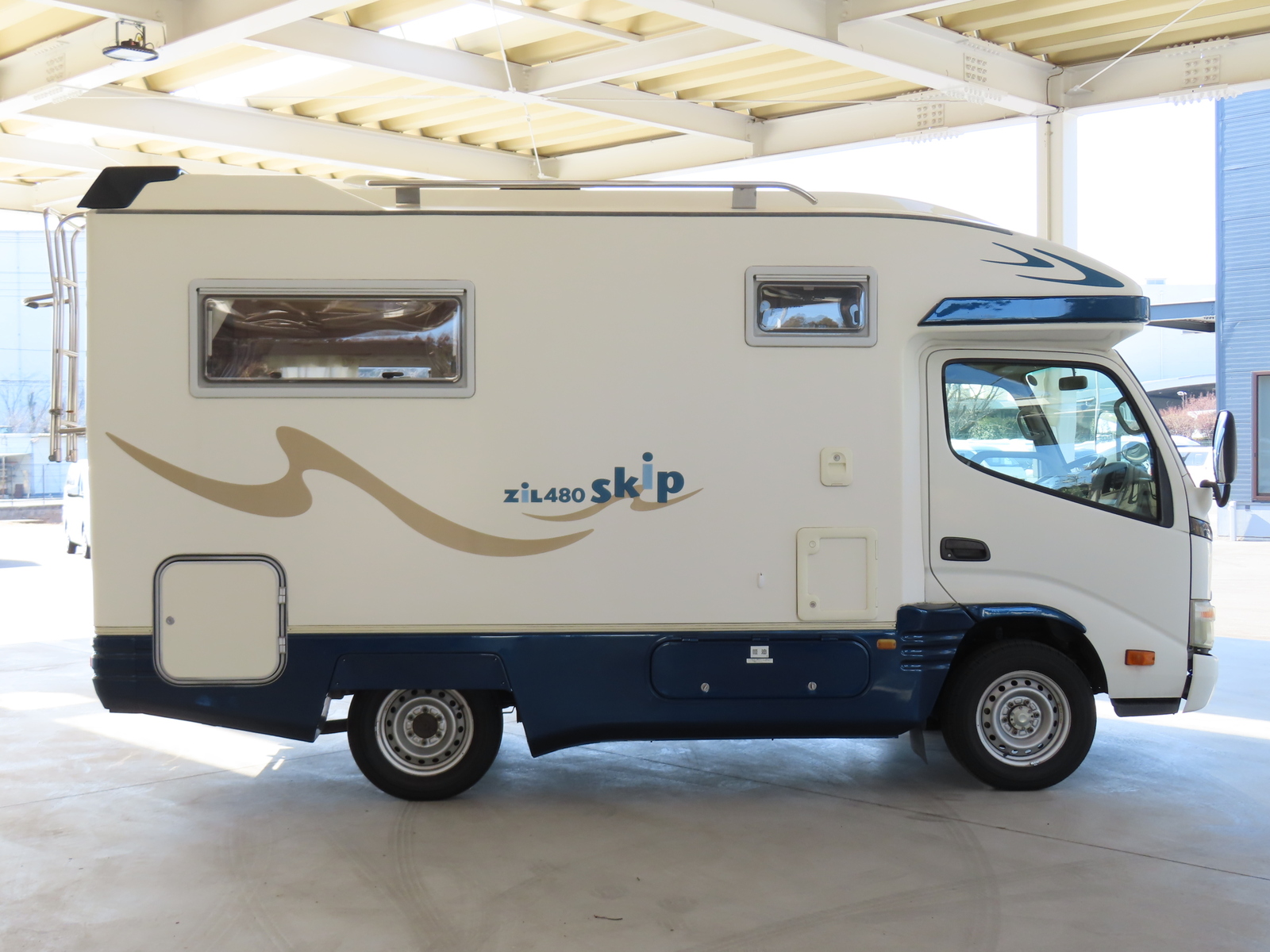 キャンピングカーキャブコン