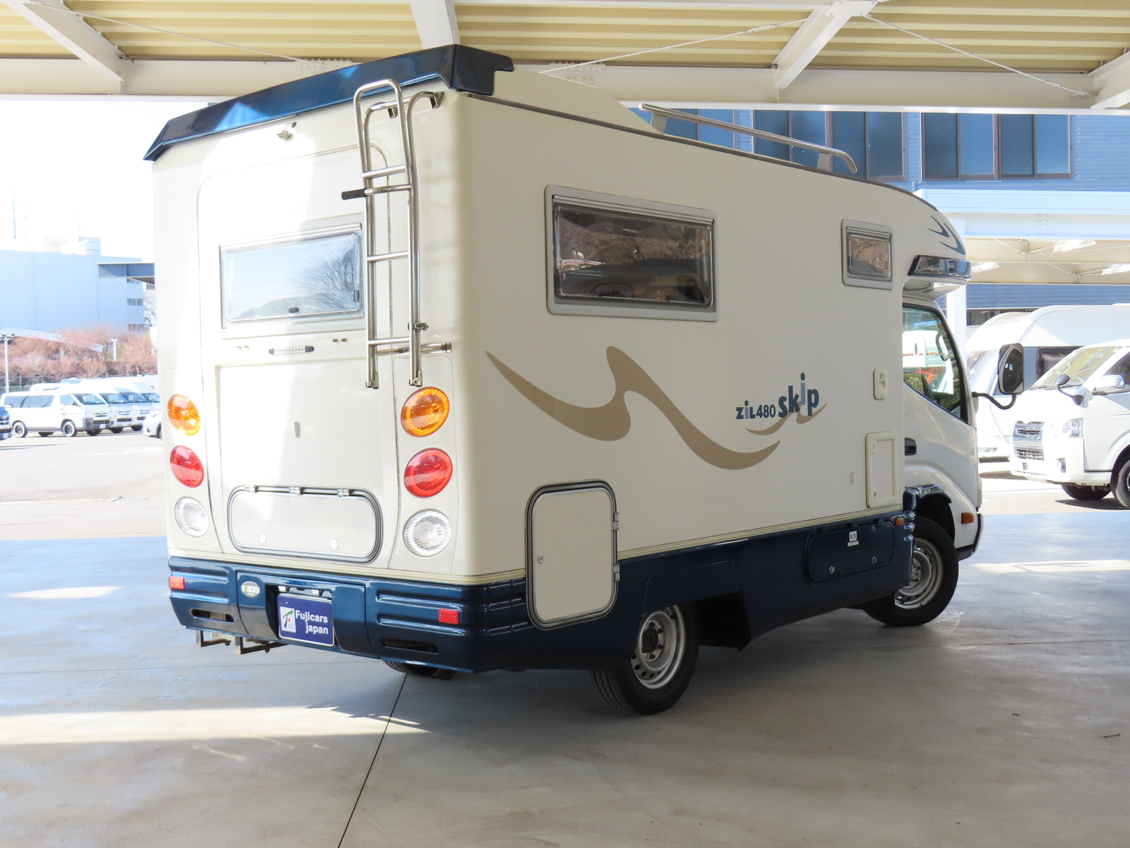 キャンピングカーキャブコン