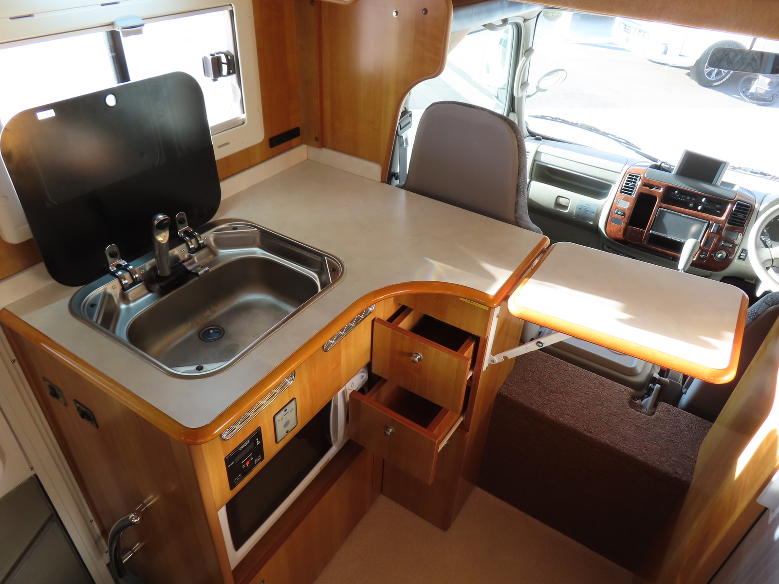 キャンピングカーキャブコン