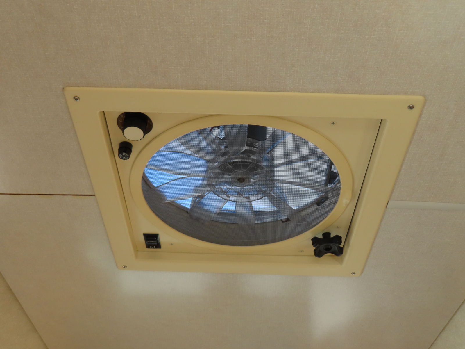 キャンピングカーキャブコン